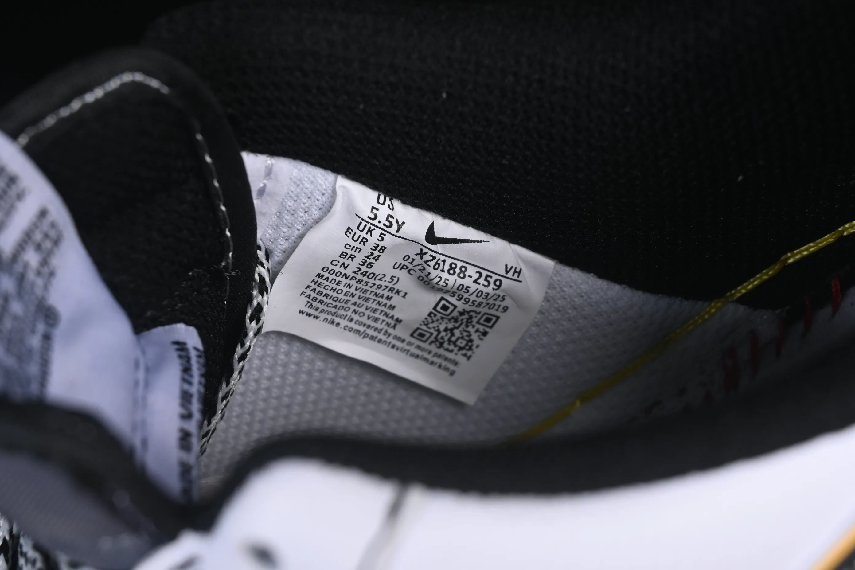All categories Nk Air Force 1 Air Force series Nk Air Force 1 Low Air Force low top Nike Air Force 1'07 Low Supreme co-branded white gray yellow edge hook Air Force 1 low top casual sneakers XZ6188-259